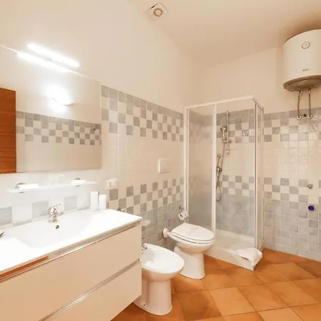 Relaxing Cristal Bedroom Sleeps 5 Num1500 Santa Teresa Gallura