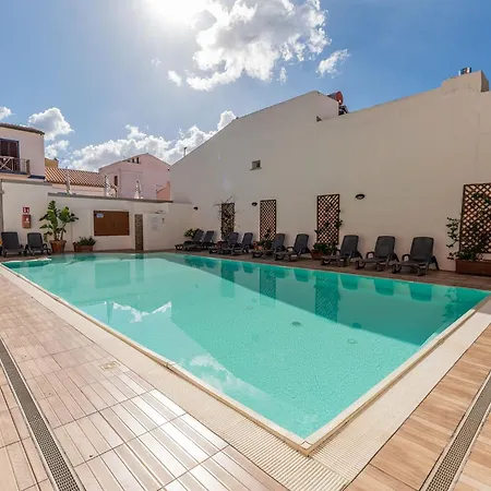 Relaxing Cristal Bedroom Sleeps 5 Num1500 * Santa Teresa Gallura