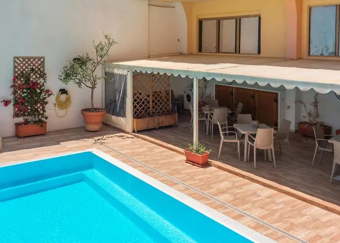 Relaxing Cristal Bedroom Sleeps 5 Num1500